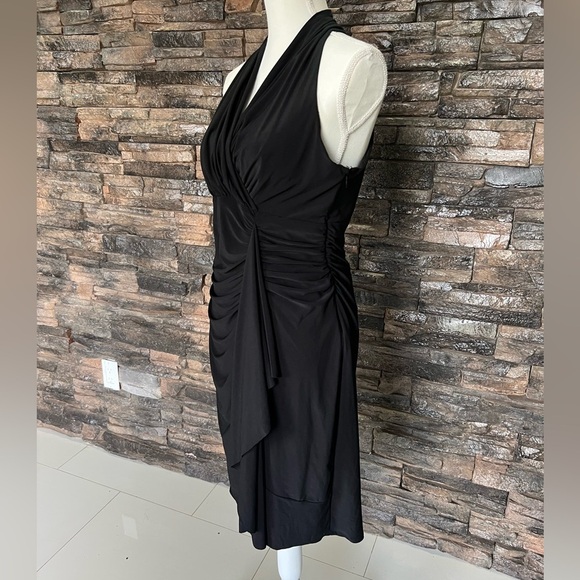 Elegant Black Halter Dress - Picture 4 of 10
